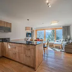 Tauern Juwel 8 *