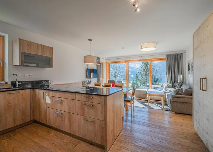 Tauern Juwel 8 *